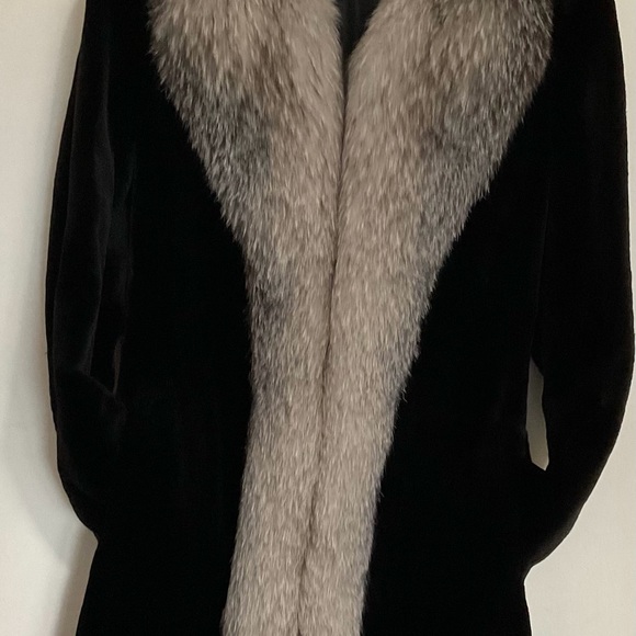 Jackets & Blazers - Black Mink Fur Coat With The Blue/Grey Fox Collar. Size Small, Regular.